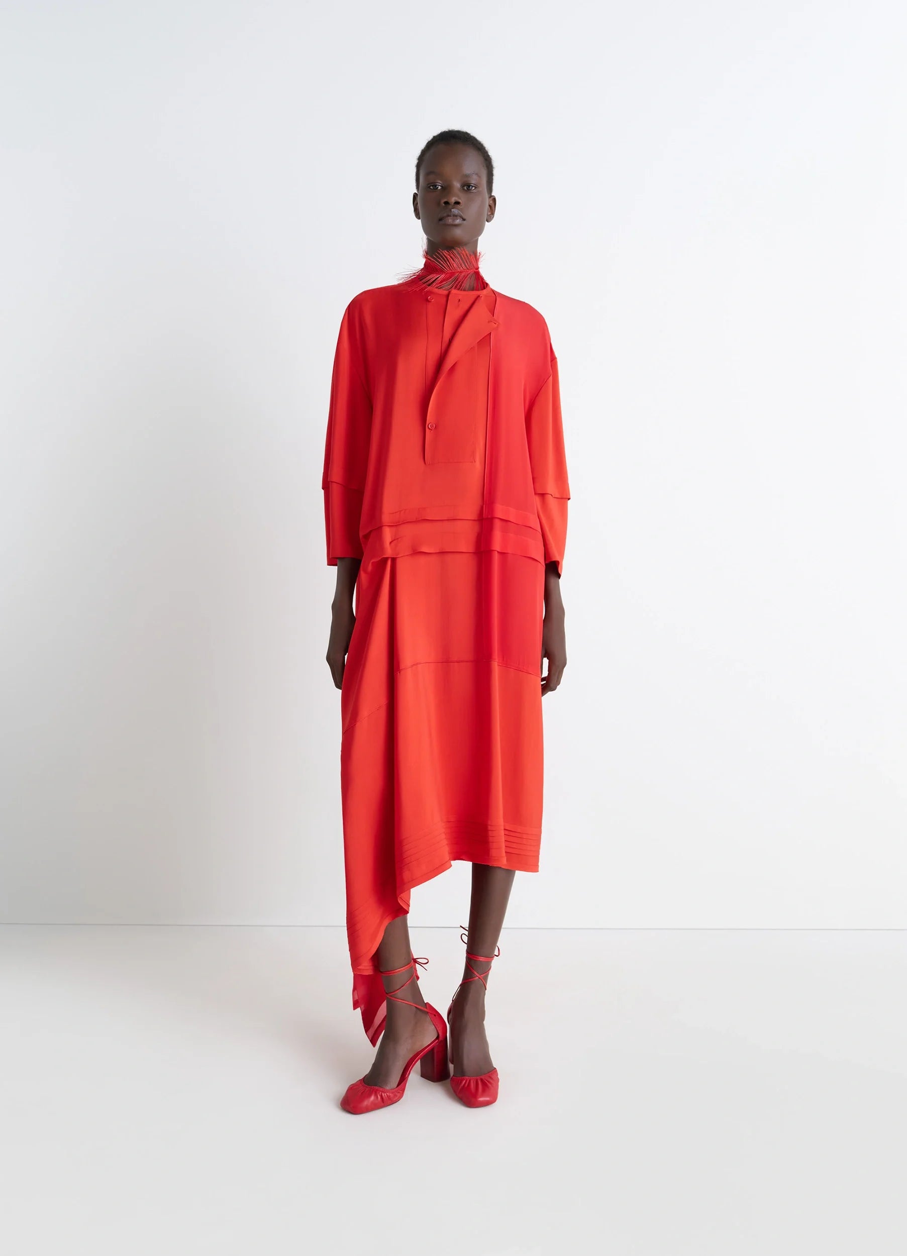 BLUSENKLEID MIT FALTEN